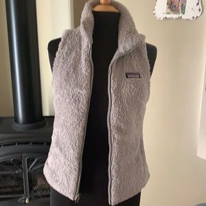 Patagonia S small fleece vest  Taupe grey
